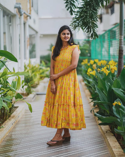 Ivory Whispers – Embroidered Cotton Kurti